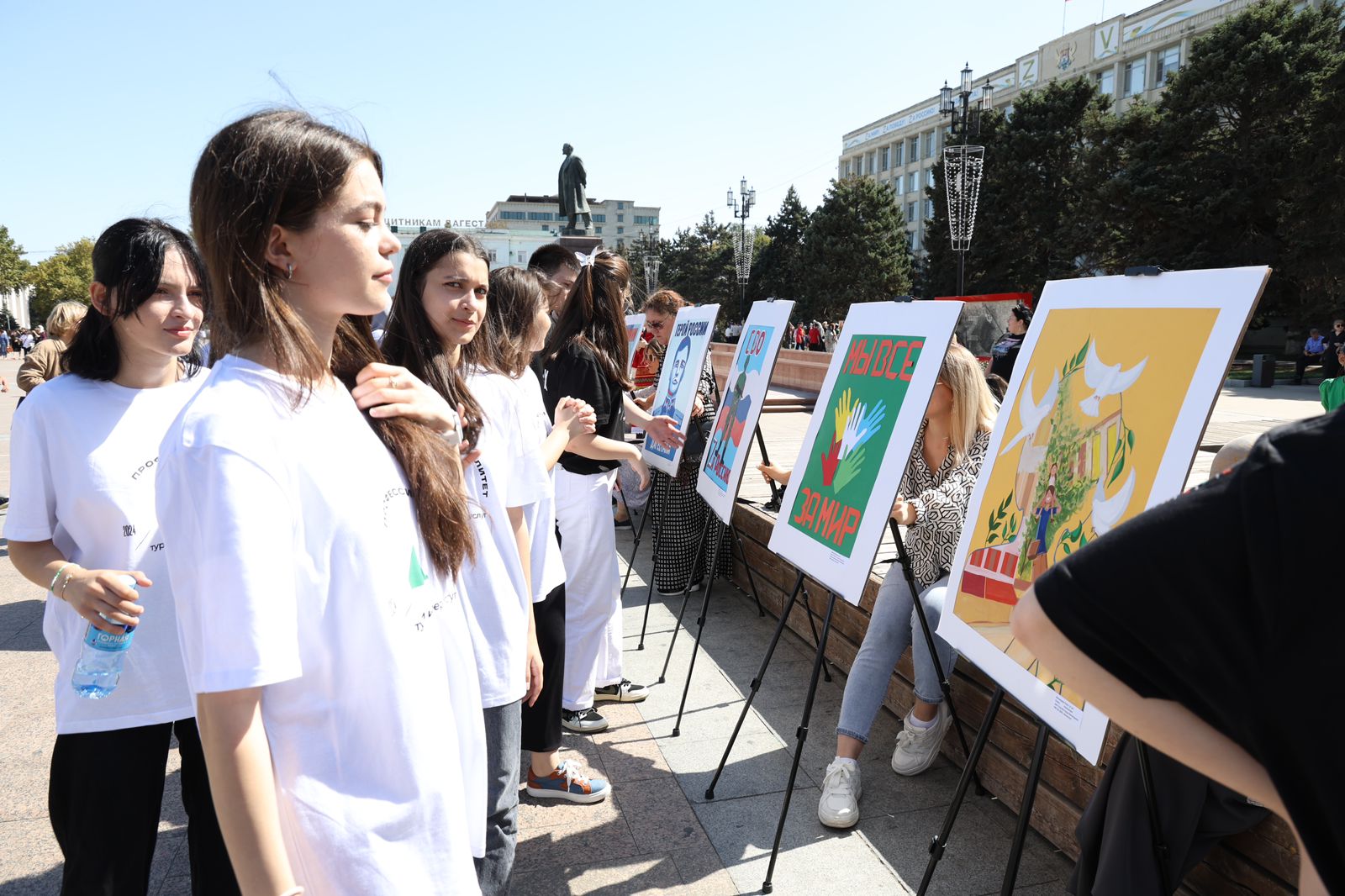15 сентября в День единства народов Дагестана в Дагестане стартовал Форум - фестиваль патриотических программ народного творчества «Героям России посвящается».