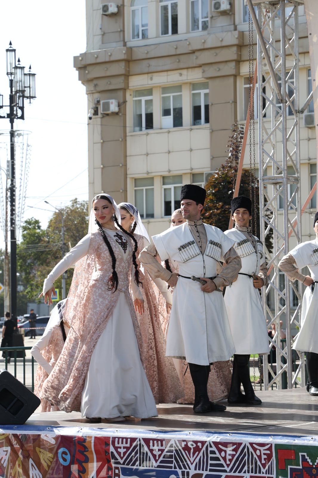 15 сентября в День единства народов Дагестана в Дагестане стартовал Форум - фестиваль патриотических программ народного творчества «Героям России посвящается».