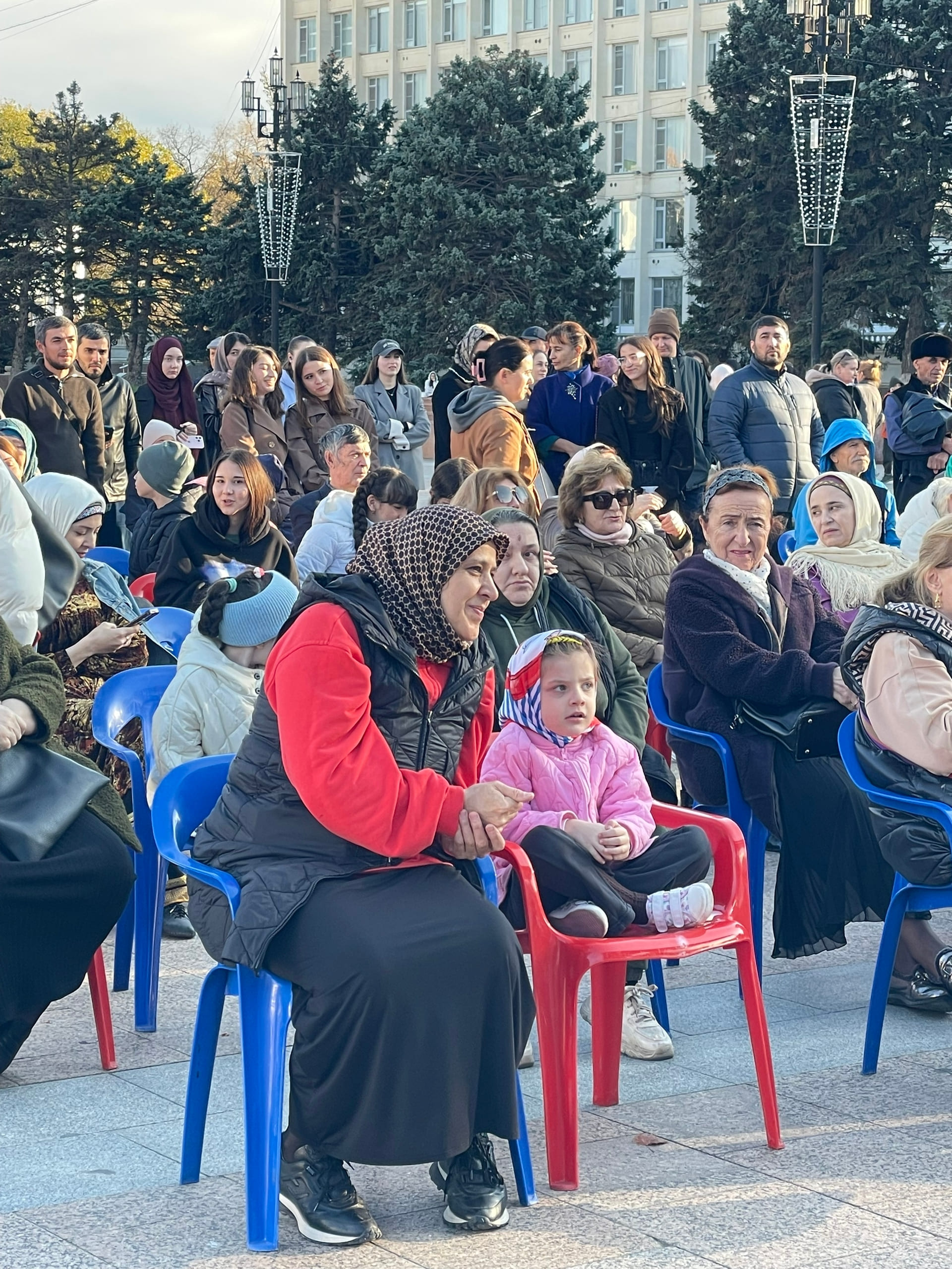 3 ноября главная площадь Махачкалы стала центром проведения Фестиваля народного творчества «Песни Победы».