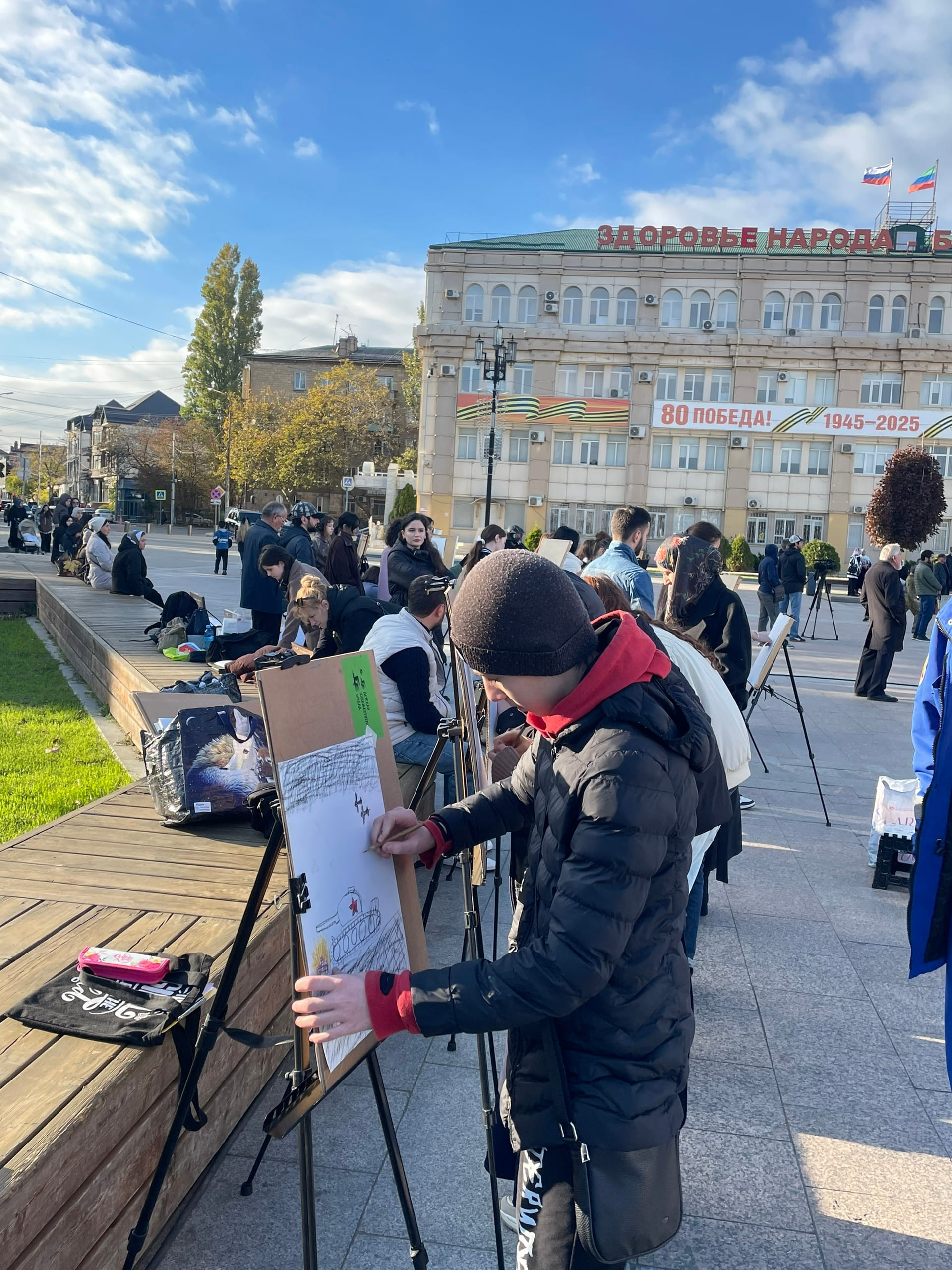 3 ноября главная площадь Махачкалы стала центром проведения Фестиваля народного творчества «Песни Победы».