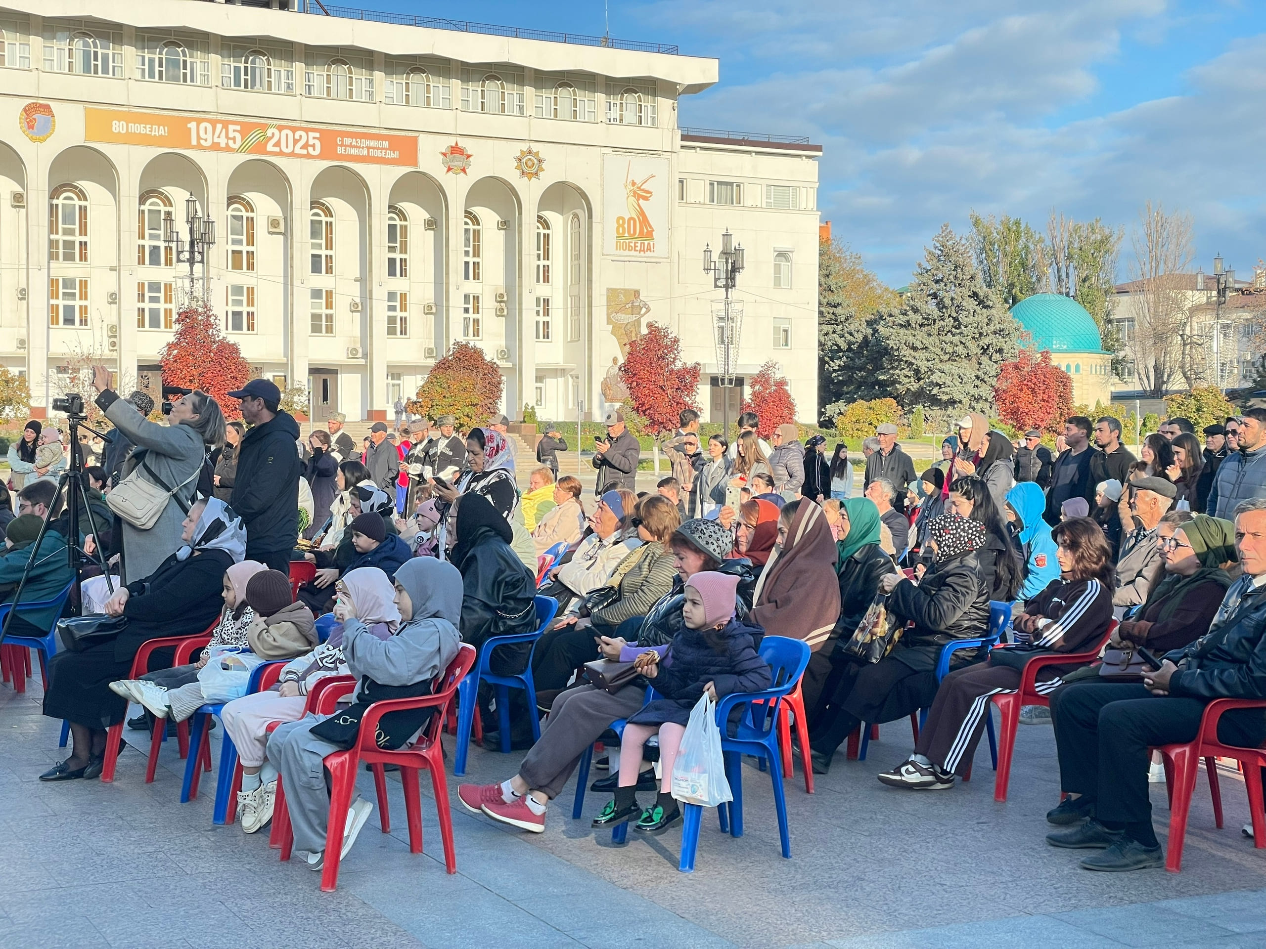 3 ноября главная площадь Махачкалы стала центром проведения Фестиваля народного творчества «Песни Победы».