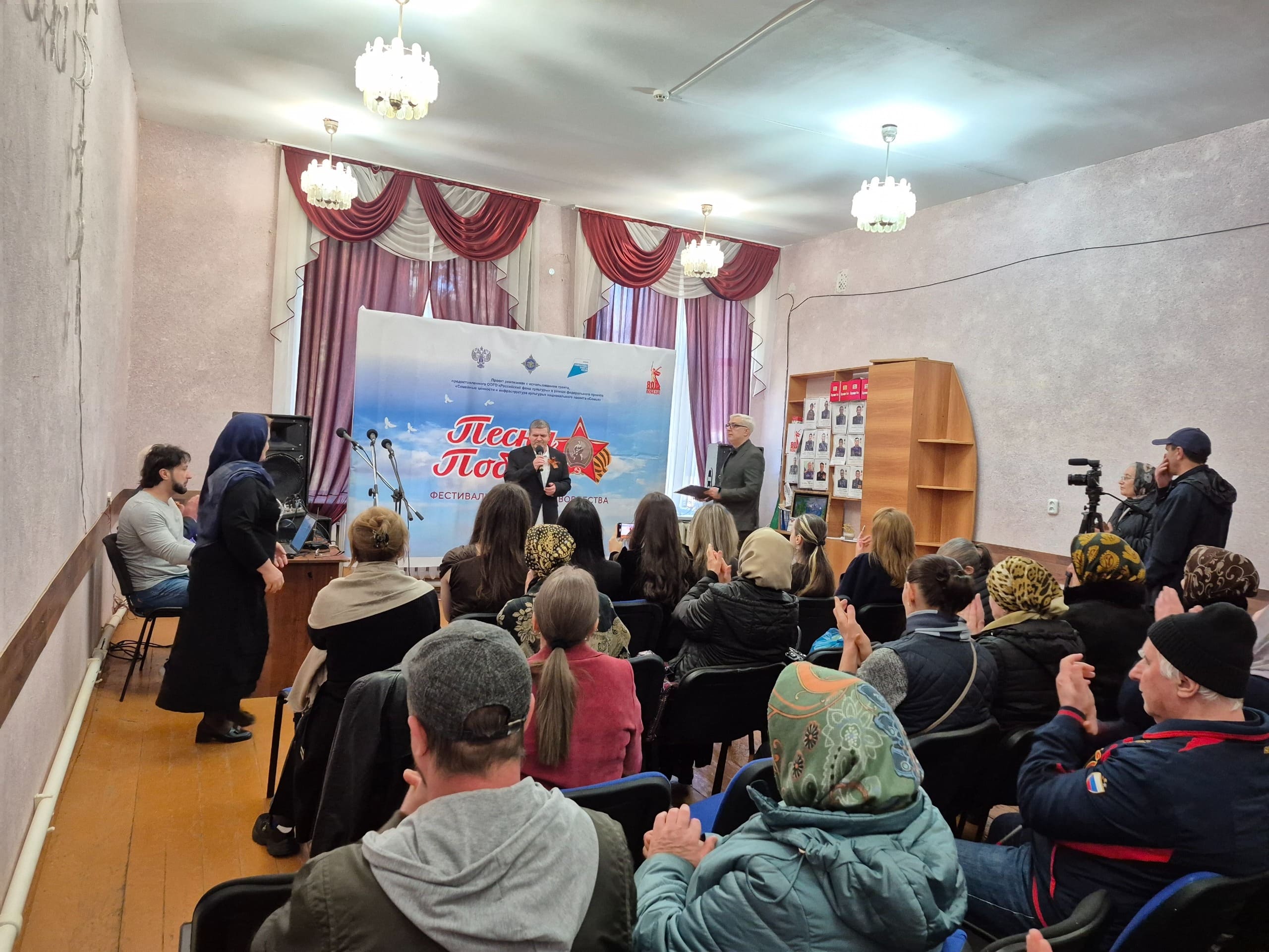 ️3 ноября Фестиваль народного творчества «Песни Победы» продолжил свою работу, и на этот раз его музыка прозвучала в стенах социальных учреждений.